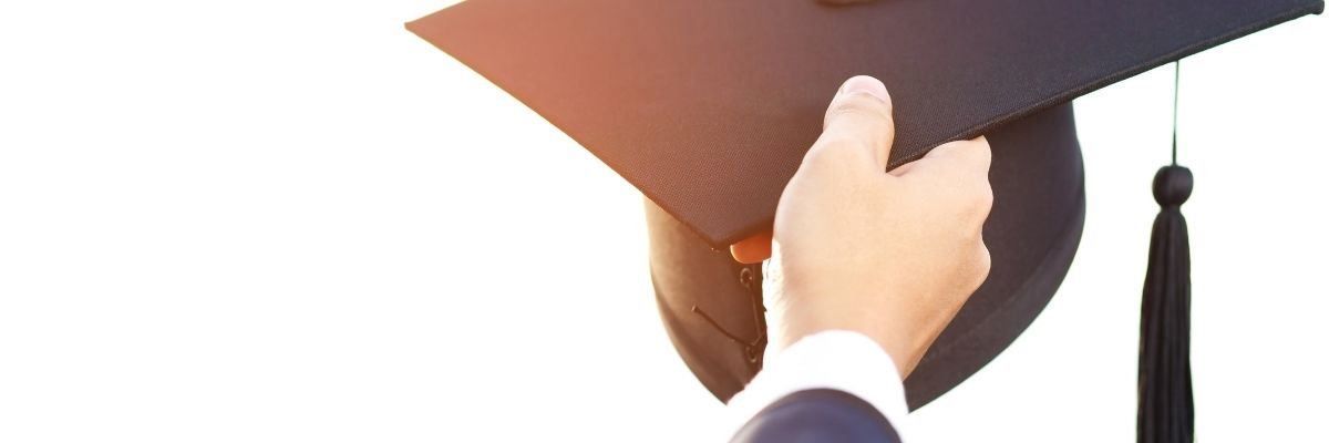 Joan Alexander: A inspiração de uma mãe que conquistou seu diploma após 60 anos