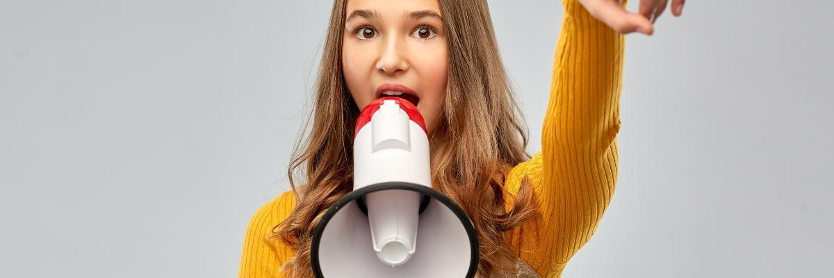 Entenda o olhar da geração z e seu impacto na comunicação com adolescentes